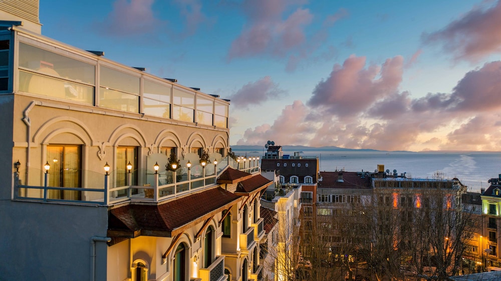 Sultanhan Hotel - Special Class