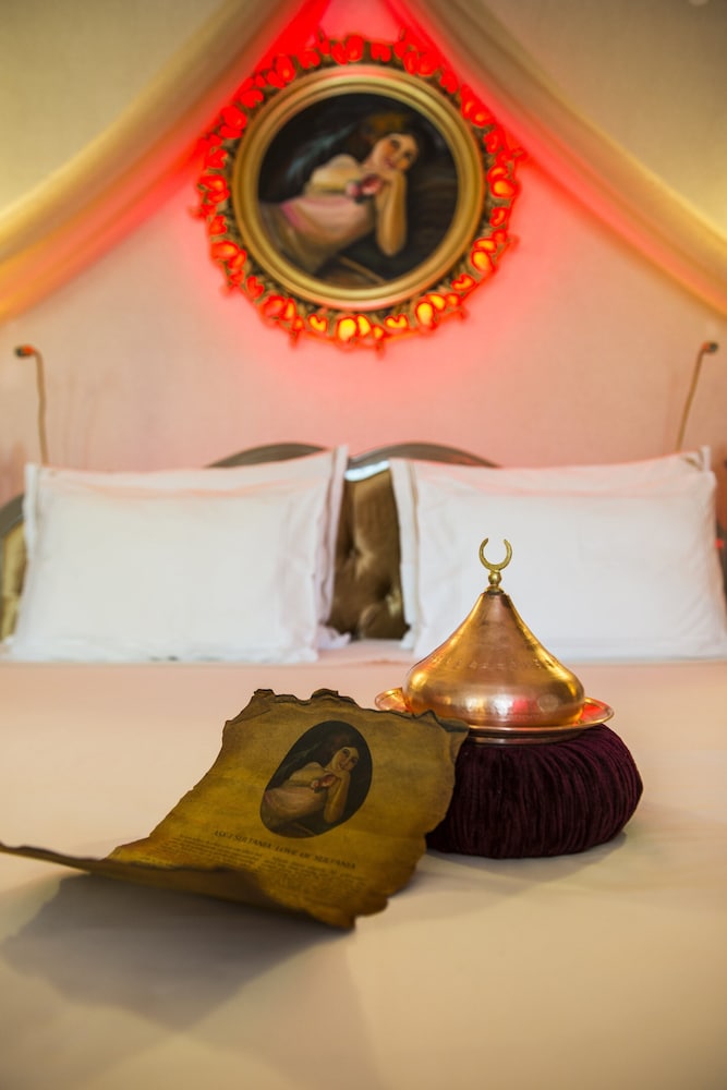 Hotel Sultania - Boutique Class — Hotel rooms in Istanbul, Istanbul