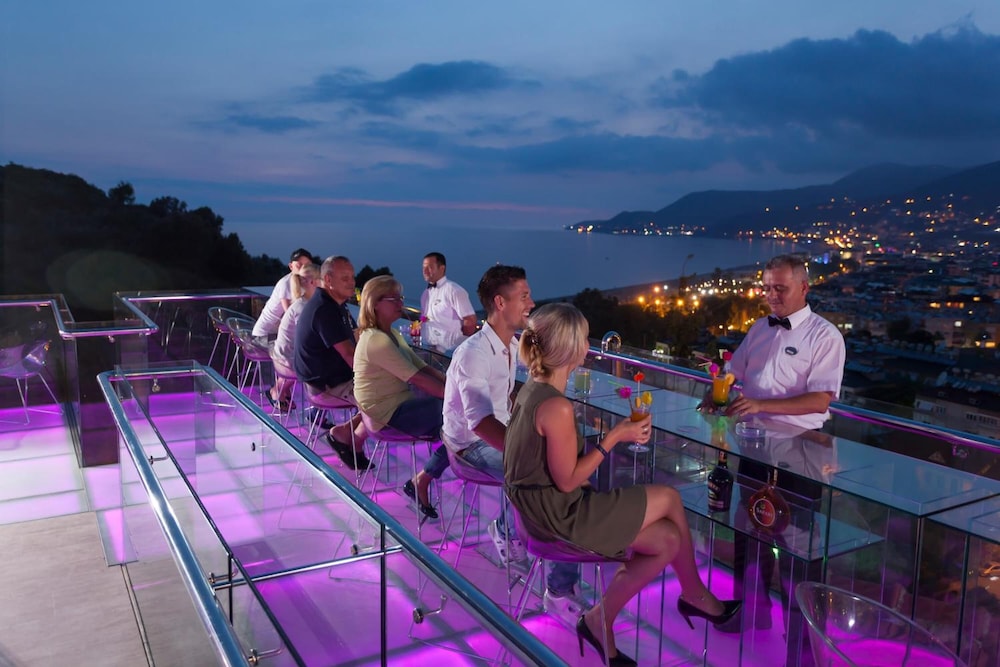 Sunny Hill Alya Hotel — Restaurant & bars in Alanya