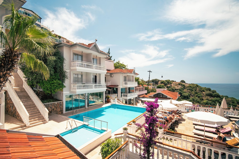 Sunny Hill Alya Hotel — Swimming pool in Alanya