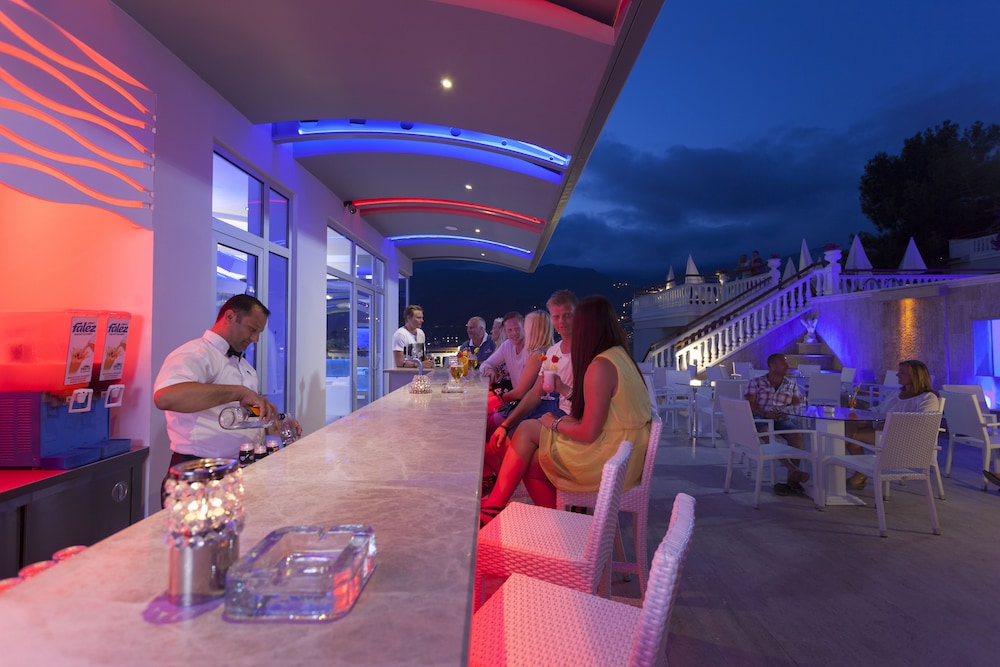 Sunny Hill Alya Hotel — Restaurant & bars in Alanya