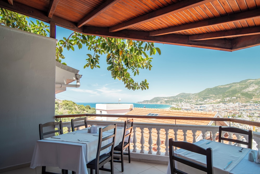 Sunny Hill Alya Hotel — Restaurant & bars in Alanya
