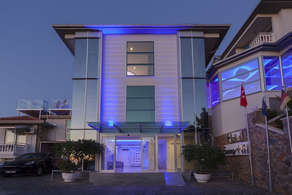Sunny Hill Alya Hotel — Hotel building in Alanya