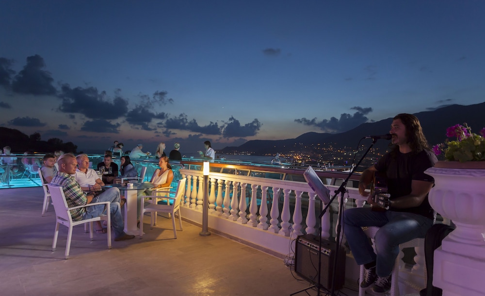 Sunny Hill Alya Hotel — Restaurant & bars in Alanya