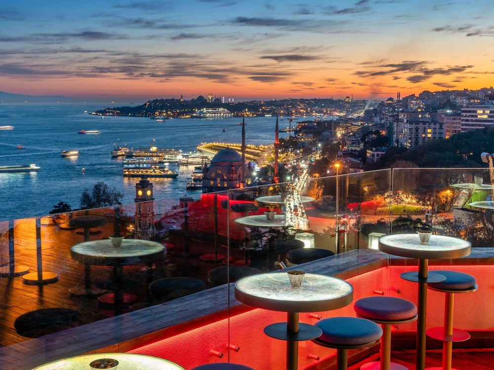 Swissotel The Bosphorus Istanbul — Restaurant & bars in Istanbul, Istanbul