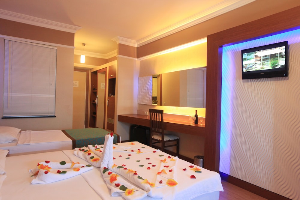 Taç Premier Hotel & Spa — Hotel rooms in Alanya
