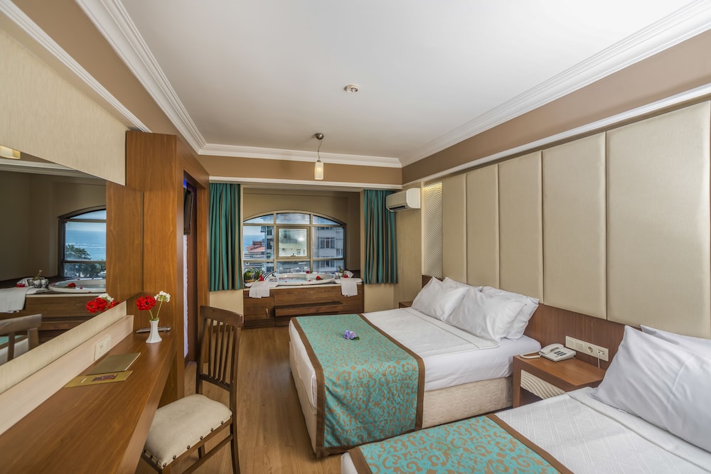 Taç Premier Hotel & Spa — Hotel rooms in Alanya