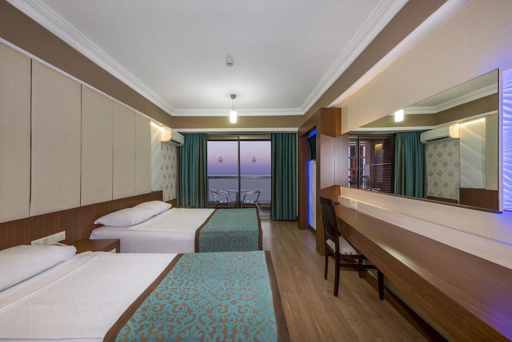 Taç Premier Hotel & Spa — Hotel rooms in Alanya