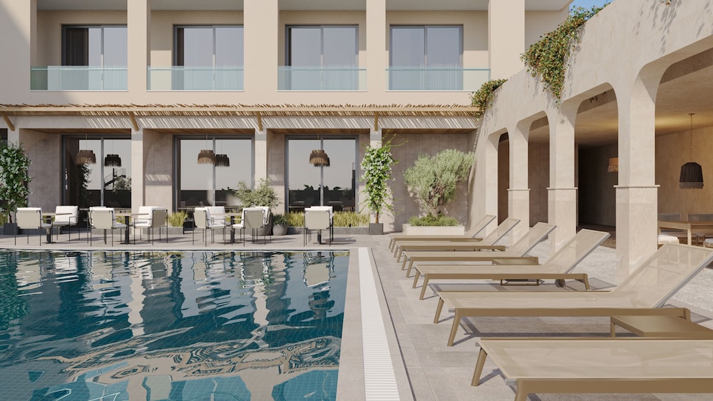 Taç Premier Hotel & Spa — Swimming pool in Alanya