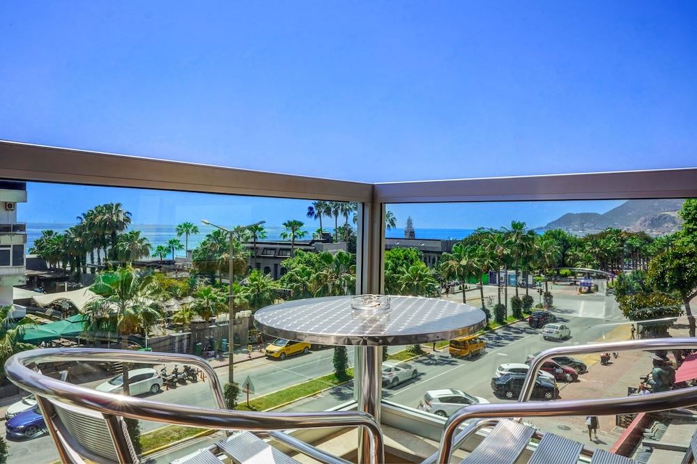 Taç Premier Hotel & Spa — Main photo in Alanya