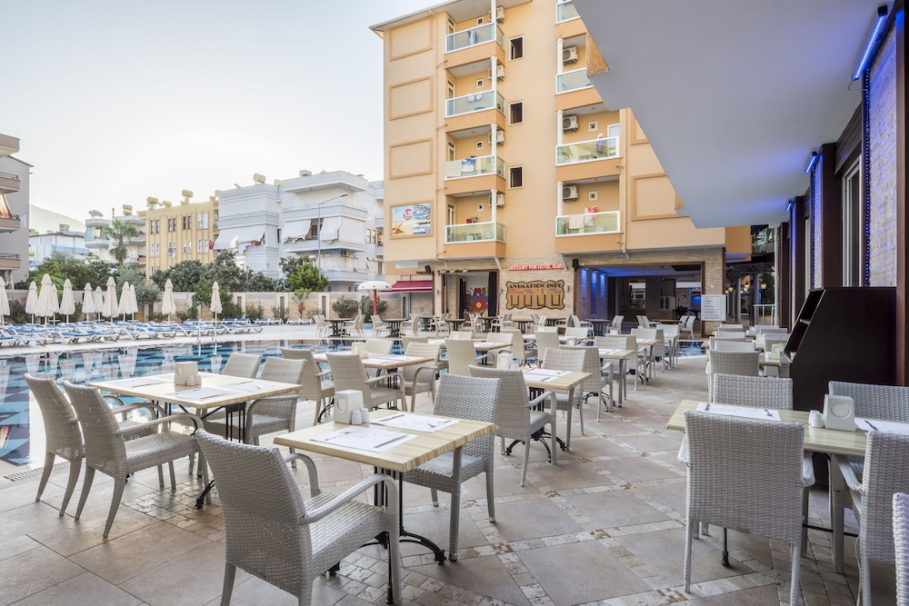 Taç Premier Hotel & Spa — Restaurant & bars in Alanya