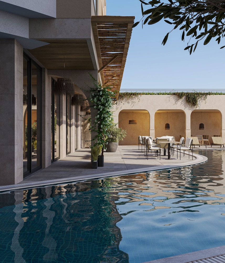 Taç Premier Hotel & Spa — Swimming pool in Alanya