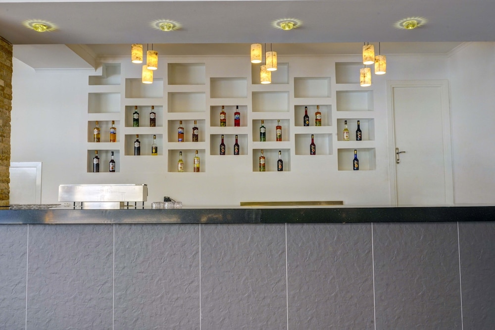 Taç Premier Hotel & Spa — Restaurant & bars in Alanya