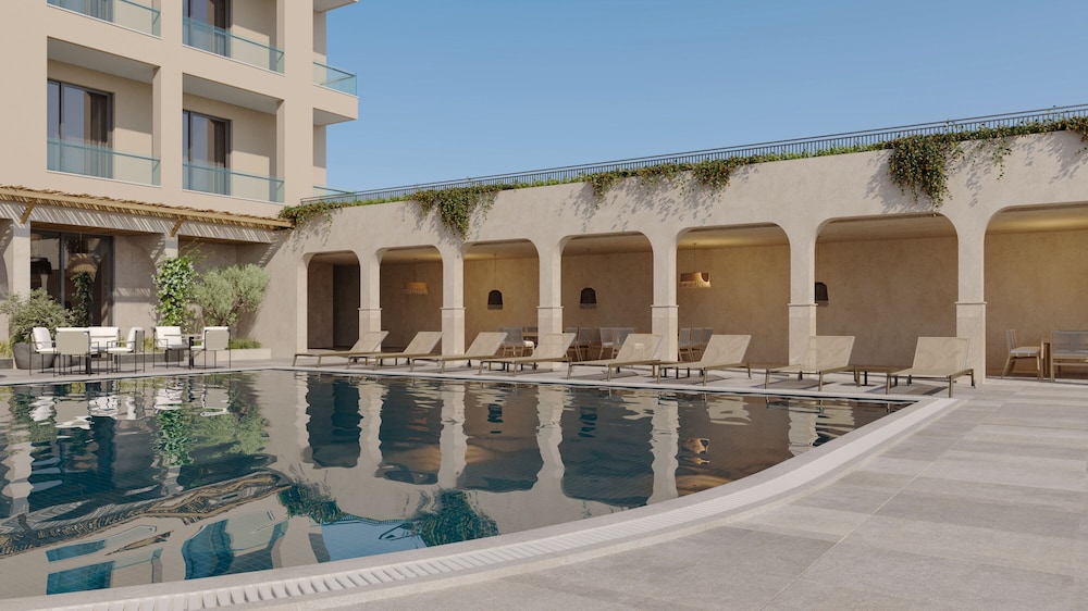 Taç Premier Hotel & Spa — Swimming pool in Alanya
