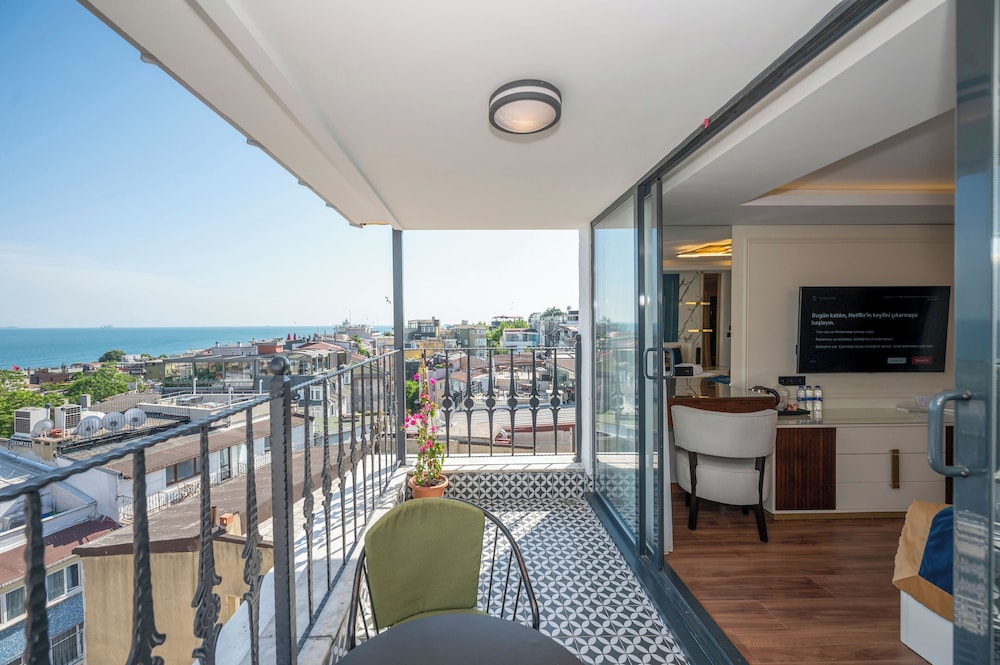 The Byzantium Hotel & Suites - Special Class — Hotel rooms in Istanbul, Istanbul