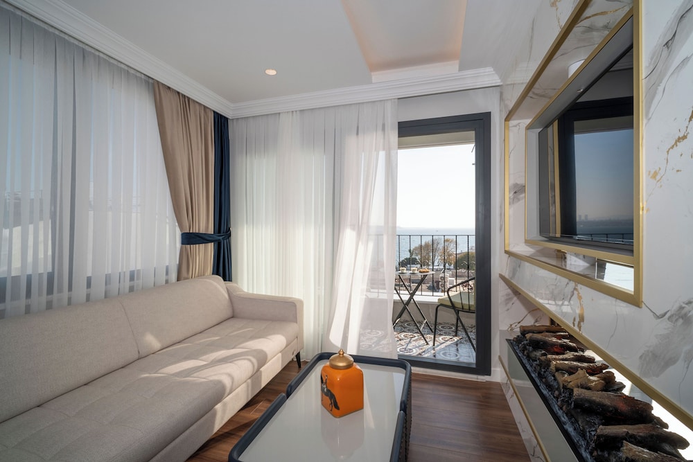 The Byzantium Hotel & Suites - Special Class — Hotel rooms in Istanbul, Istanbul