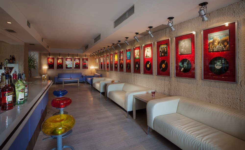 Hotel Continental - Tonelli Hotels — Restaurant & bars in Torbole, Trentino-Alto Adige