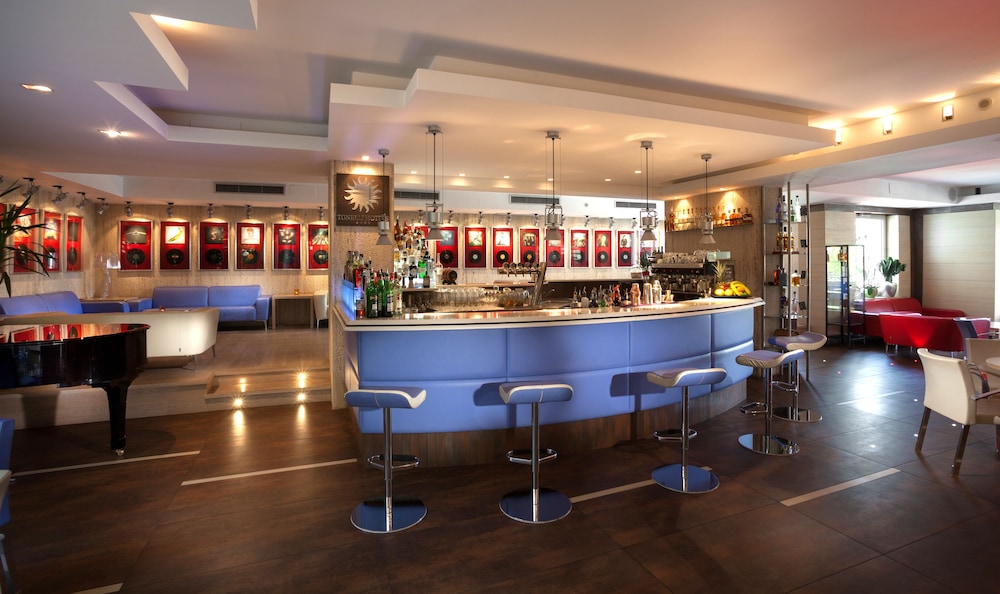 Hotel Continental - Tonelli Hotels — Restaurant & bars in Torbole, Trentino-Alto Adige