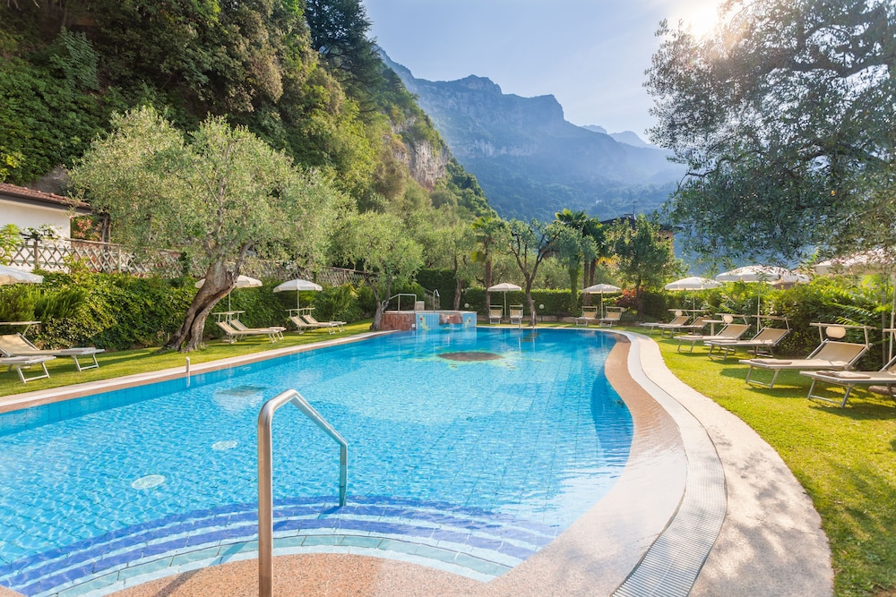 Hotel Continental - Tonelli Hotels — Main photo in Torbole, Trentino-Alto Adige