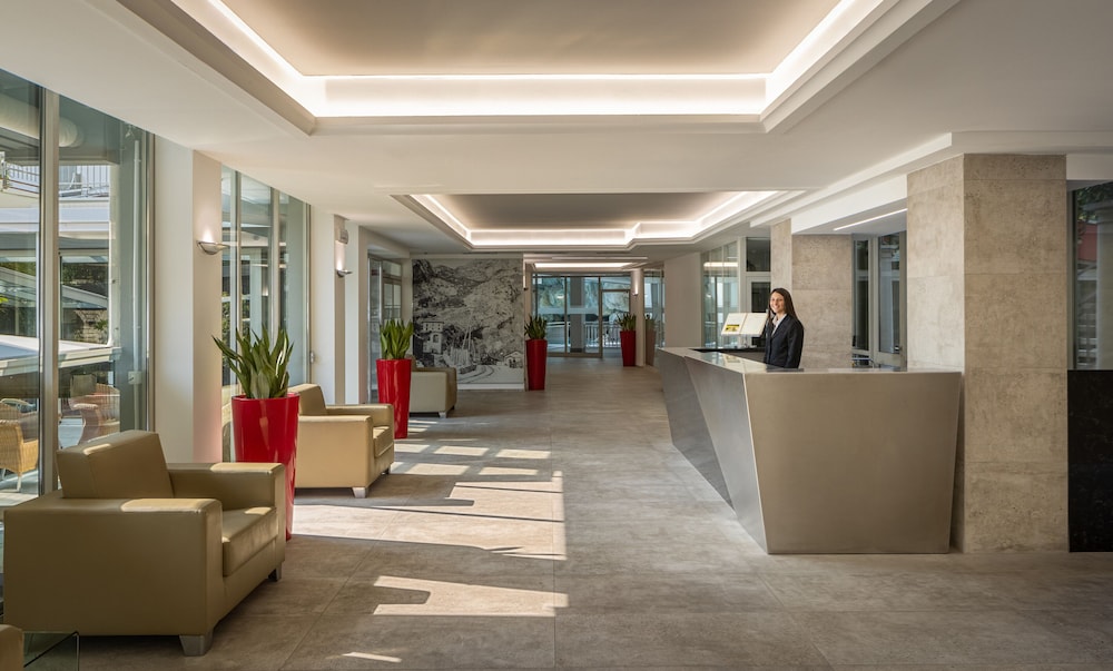 Hotel Continental - Tonelli Hotels — Hotel building in Torbole, Trentino-Alto Adige
