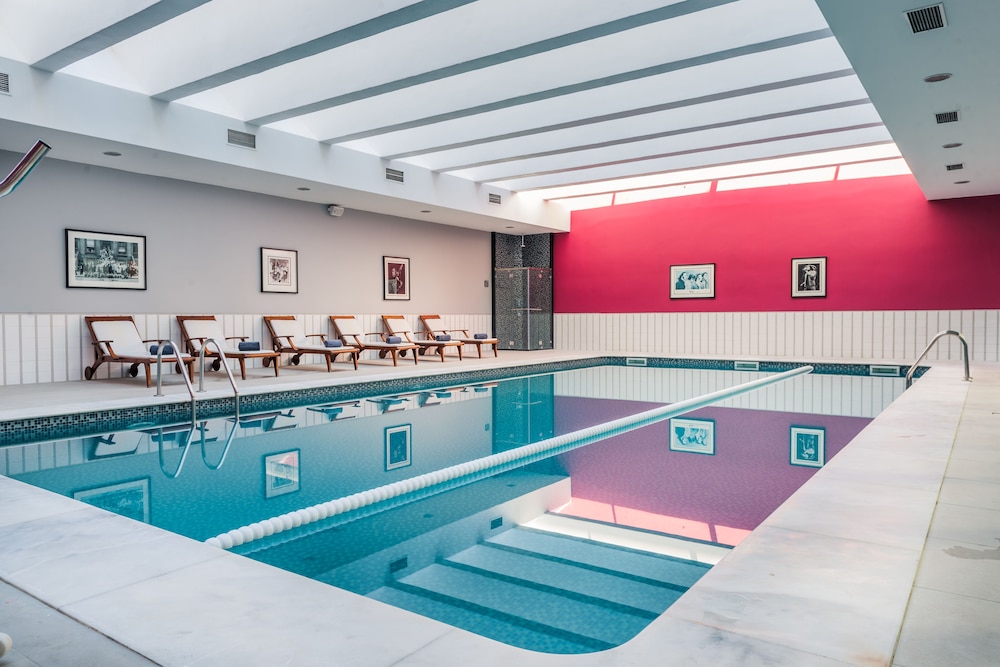 Vila Gale Opera Hotel — Swimming pool in Lisbon, Lisboa