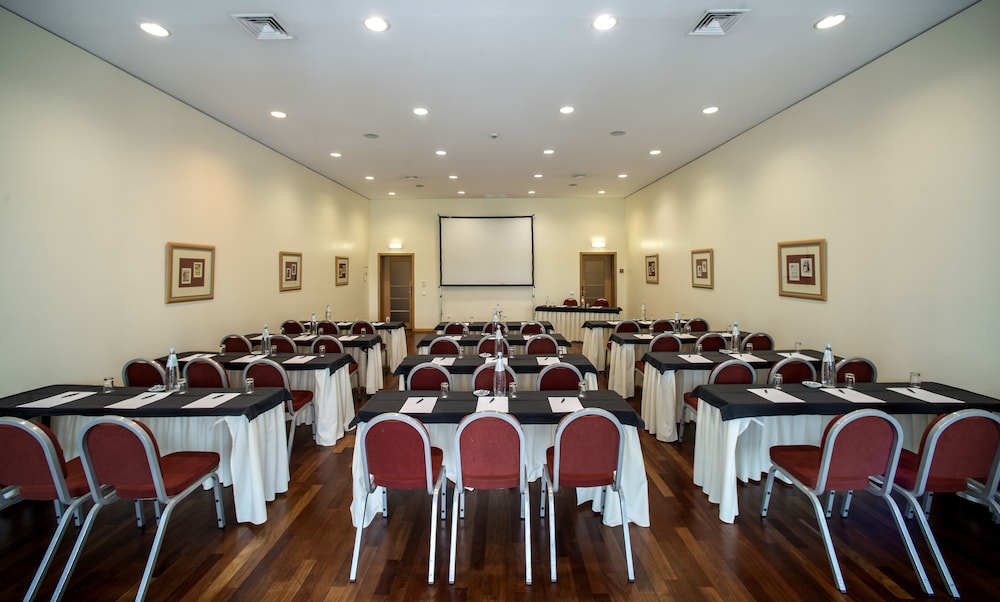 Vila Gale Opera Hotel — Restaurant & bars in Lisbon, Lisboa