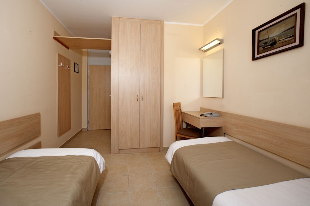 Hotel Delfin Plava Laguna — Hotel rooms in Poreč, Istria