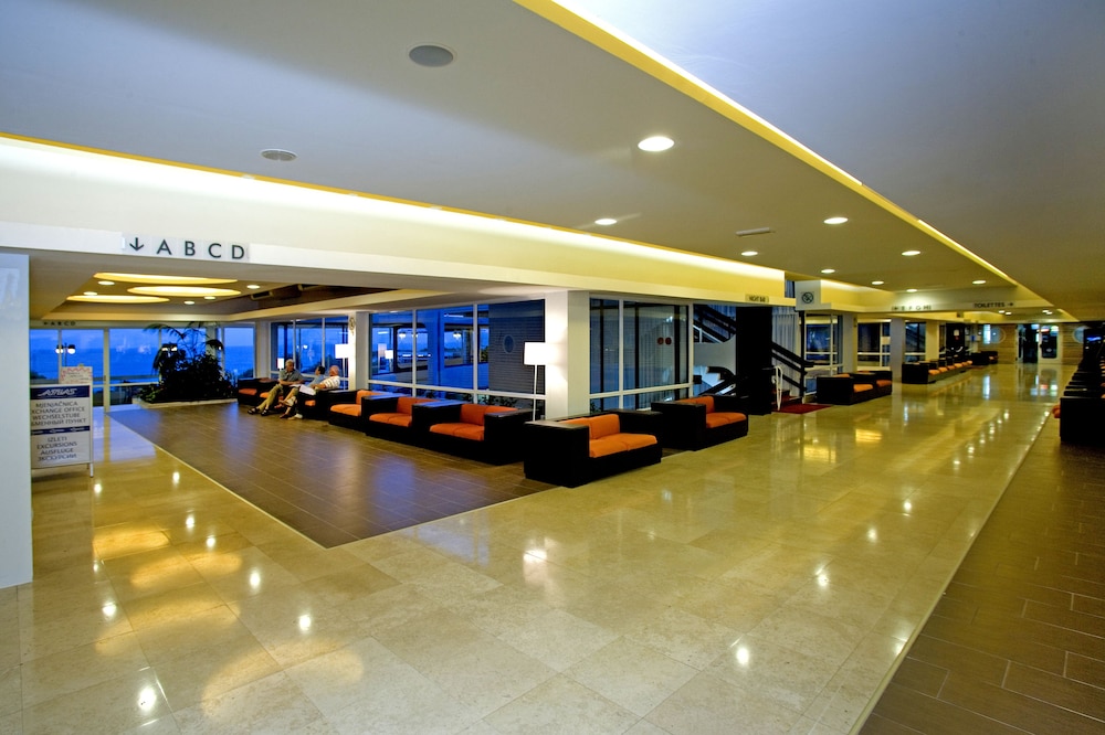 Hotel Delfin Plava Laguna — Hotel building in Poreč, Istria