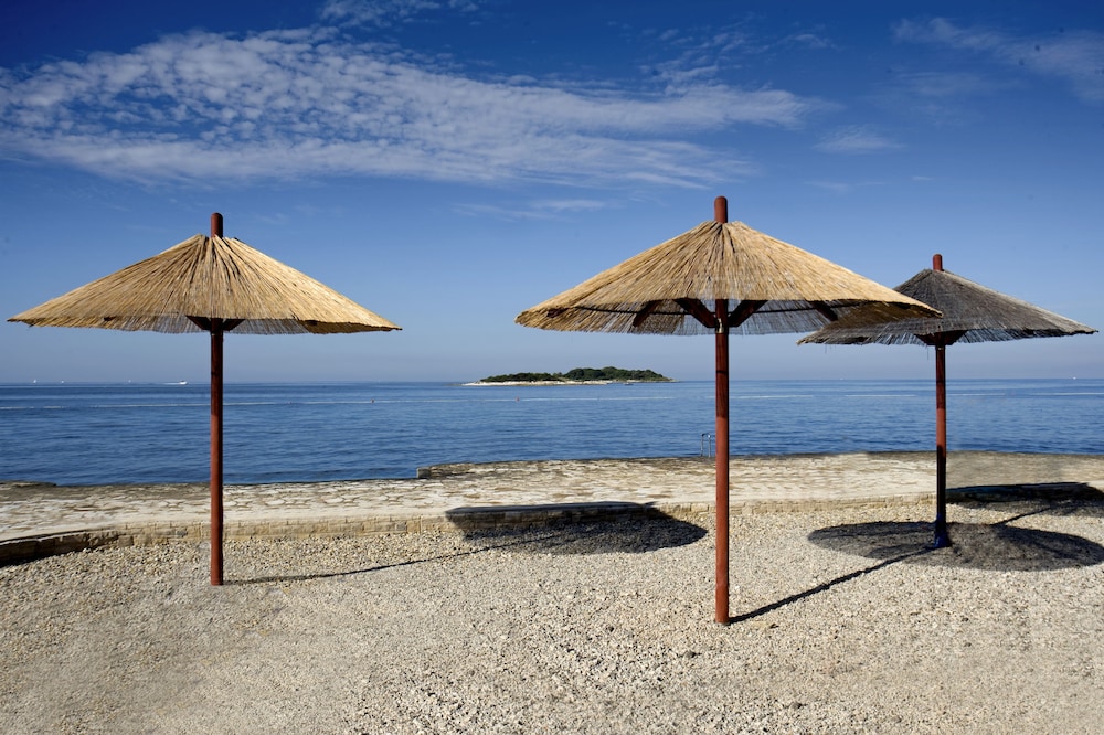 Hotel Delfin Plava Laguna — Beach in Poreč, Istria