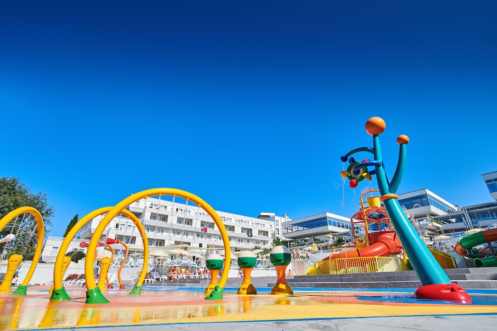 Hotel Delfin Plava Laguna — Beach in Poreč, Istria