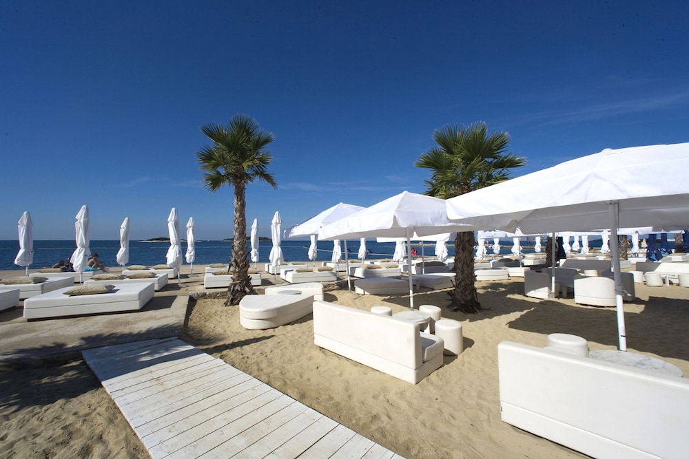 Hotel Delfin Plava Laguna — Beach in Poreč, Istria