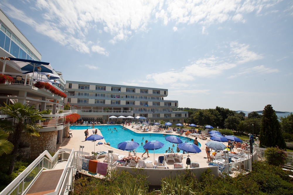 Hotel Delfin Plava Laguna — Swimming pool in Poreč, Istria