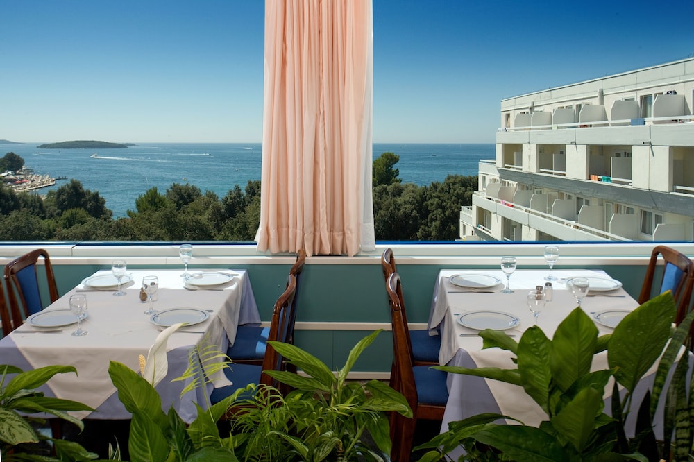 Hotel Delfin Plava Laguna — Restaurant & bars in Poreč, Istria
