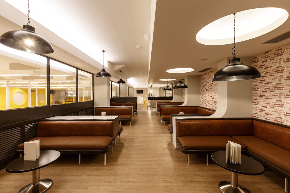 Hotel Delfin Plava Laguna — Restaurant & bars in Poreč, Istria