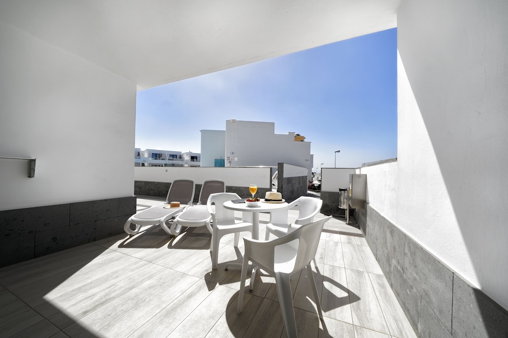 Aqua Suites — Hotel rooms in Puerto del Carmen, Canary Islands