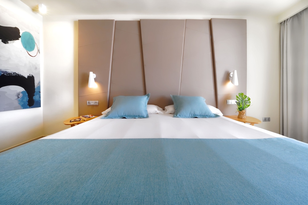 Aqua Suites — Hotel rooms in Puerto del Carmen, Canary Islands