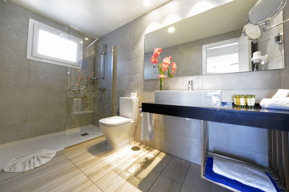 Aqua Suites — Hotel rooms in Puerto del Carmen, Canary Islands