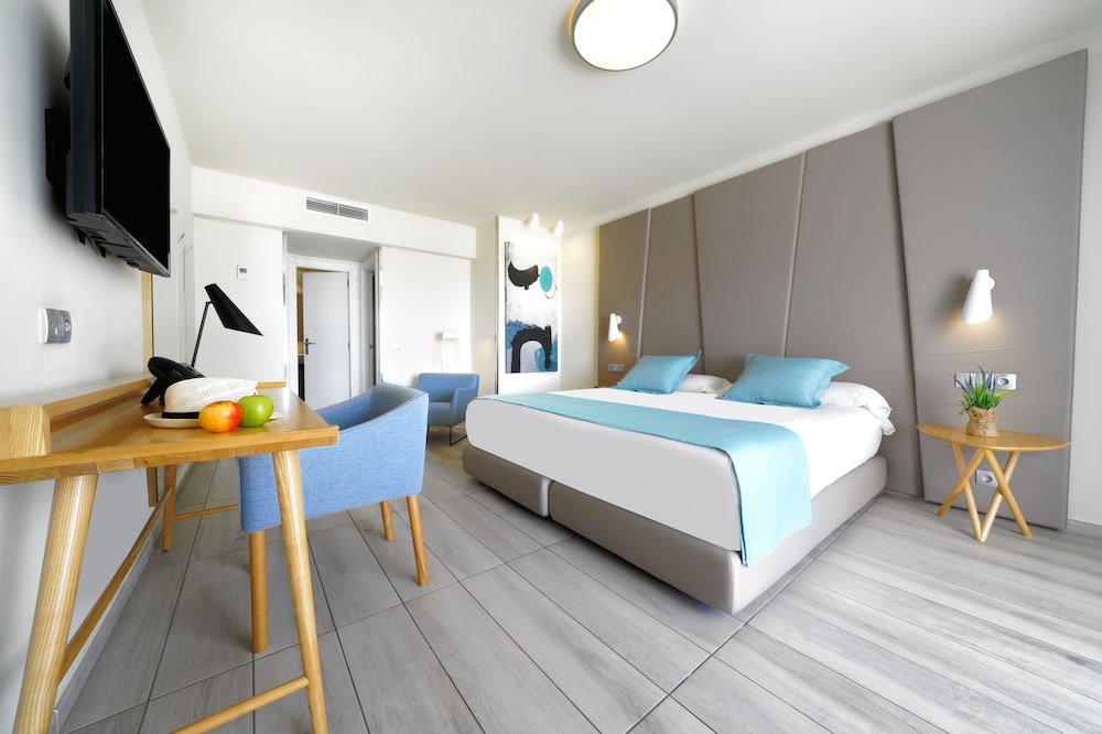 Aqua Suites — Hotel rooms in Puerto del Carmen, Canary Islands
