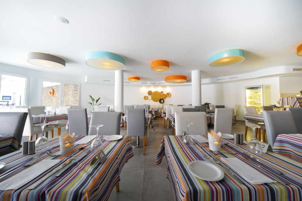 Aqua Suites — Restaurant & bars in Puerto del Carmen, Canary Islands