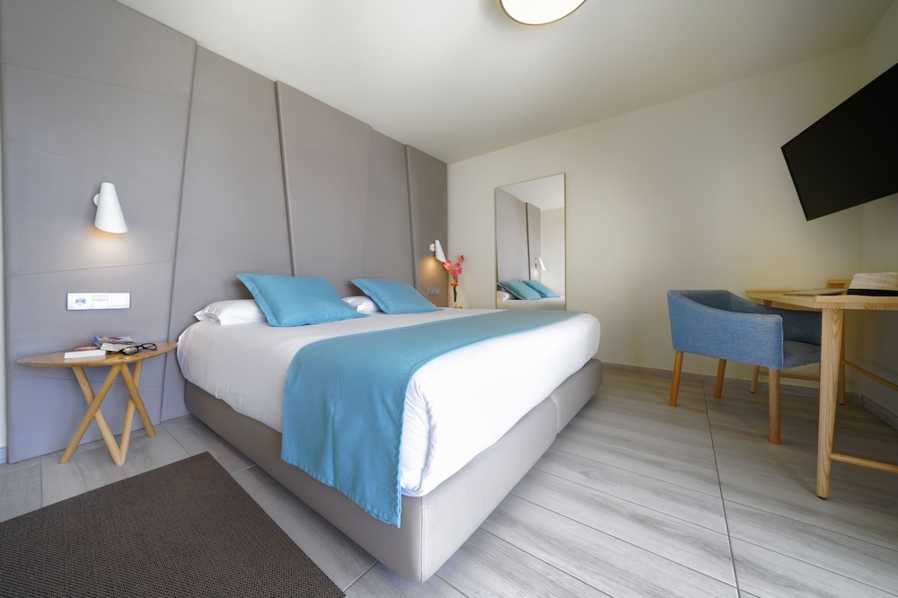 Aqua Suites — Hotel rooms in Puerto del Carmen, Canary Islands
