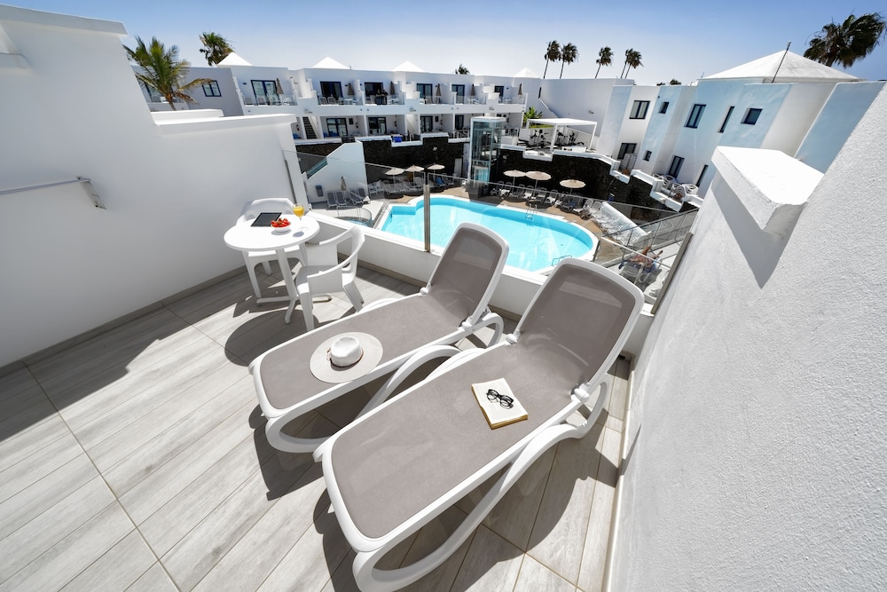 Aqua Suites — Swimming pool in Puerto del Carmen, Canary Islands