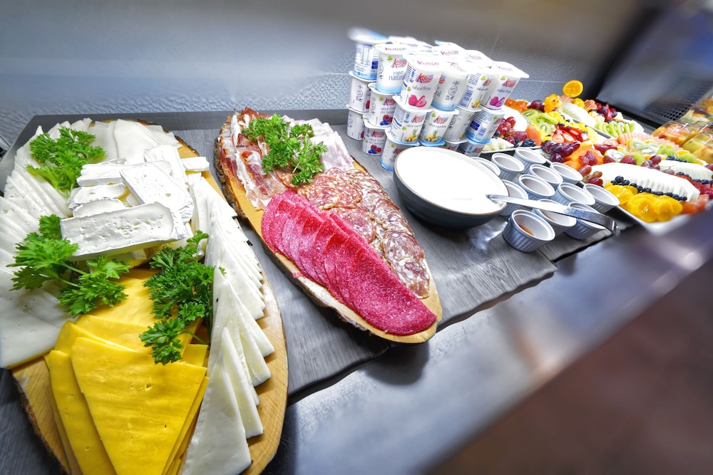 Aqua Suites — Restaurant & bars in Puerto del Carmen, Canary Islands