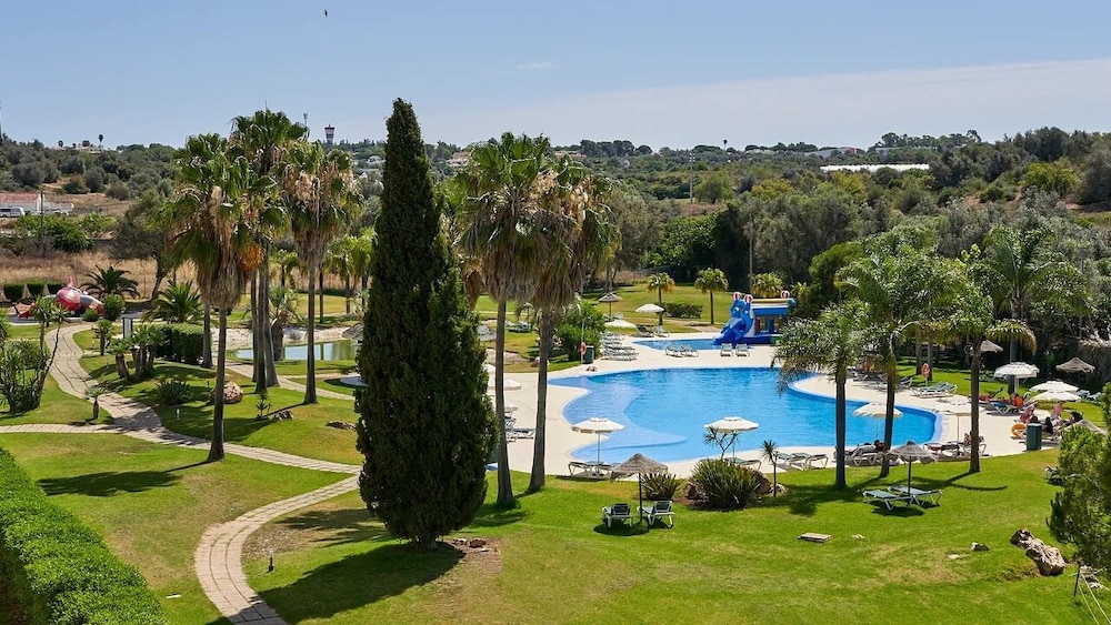 The Navigator - Palm Oasis Alvor — Swimming pool in Alvor, Faro