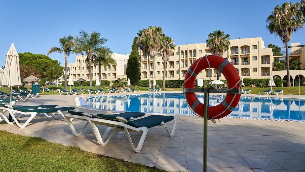 The Navigator - Palm Oasis Alvor — Swimming pool in Alvor, Faro