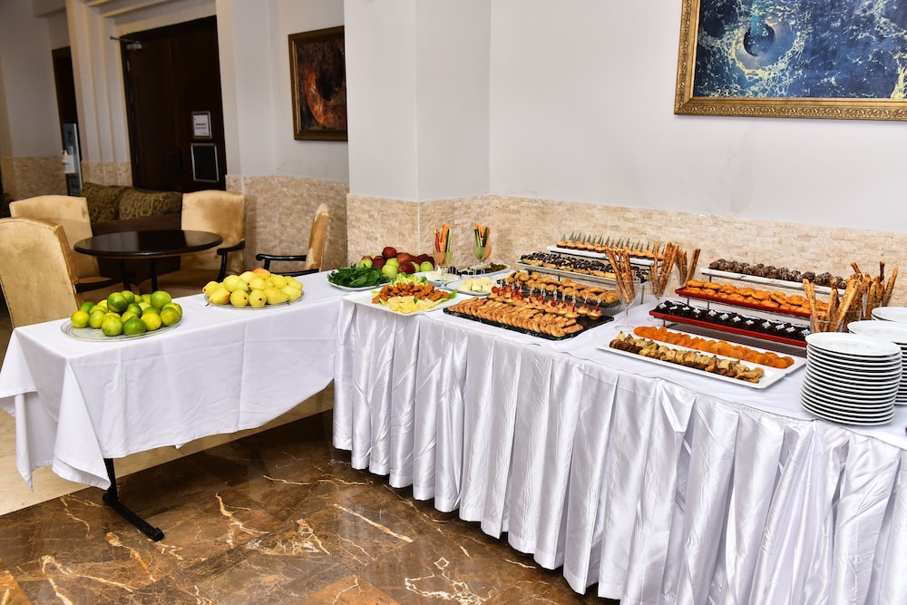Hotel Viking Star — Restaurant & bars in Kemer