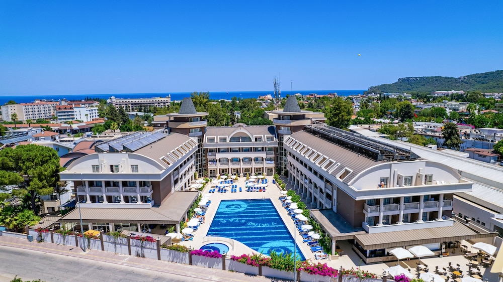 Hotel Viking Star — Main photo in Kemer