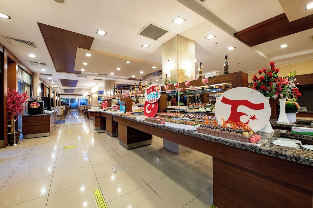 Hotel Viking Star — Restaurant & bars in Kemer