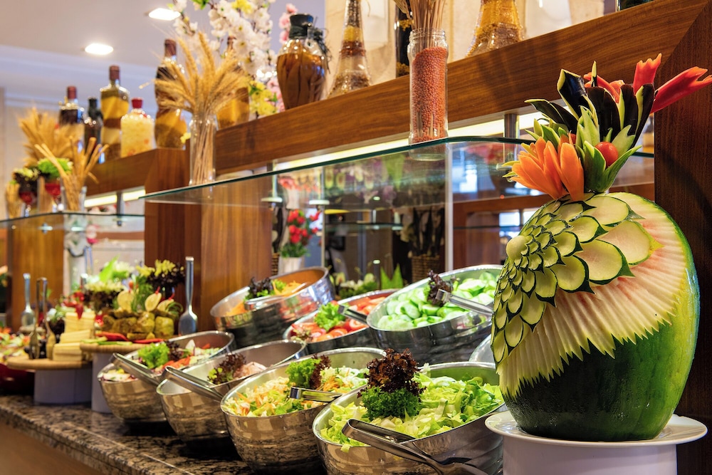 Hotel Viking Star — Restaurant & bars in Kemer