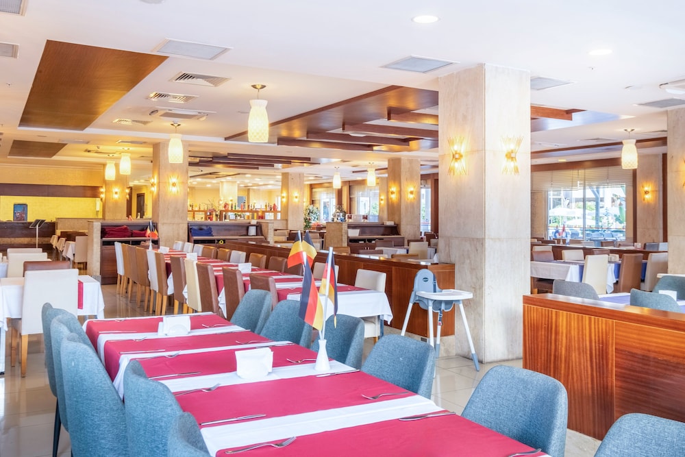 Hotel Viking Star — Restaurant & bars in Kemer