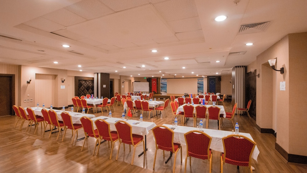 Hotel Viking Star — Restaurant & bars in Kemer